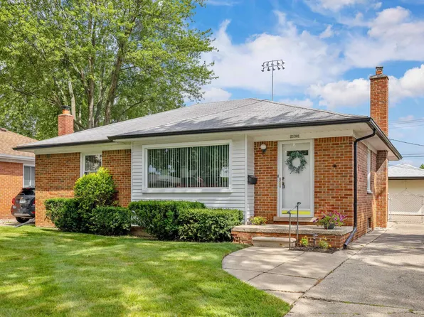 21301 Yale St, Saint Clair Shores, MI 48081