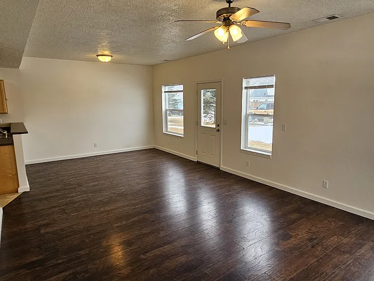 402 Par Ave — Photo 4
