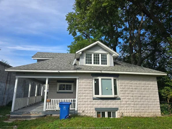 3272 Peter St, Windsor, ON N9C 1H5