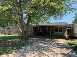 121 Geneva Cir, Gore, OK 74435