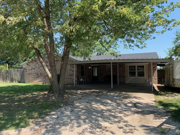 121 Geneva Cir, Gore, OK 74435