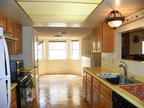 3rd image of 12734 Tomlinson Dr SE