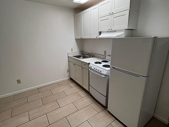 2nd image of 300 Madison St APT I
