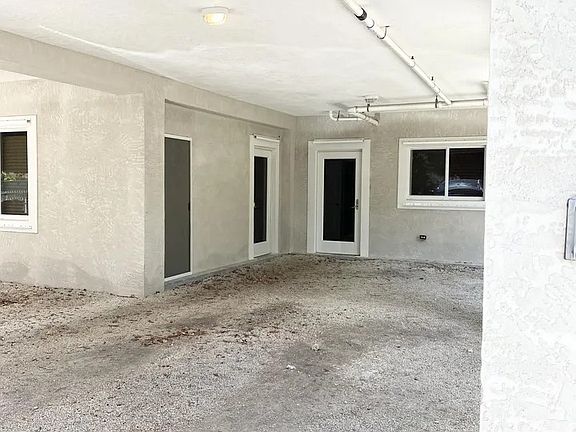 4th image of 263 Gardenia St