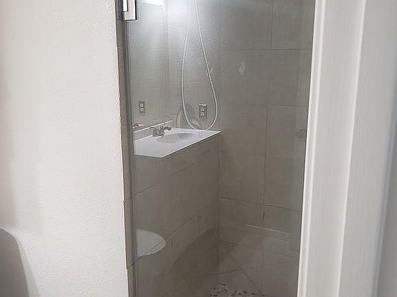 4th image of 4100 Applewood Dr