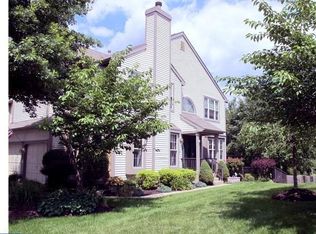 12 Langcliffe Ct, Mount Laurel, NJ 08054