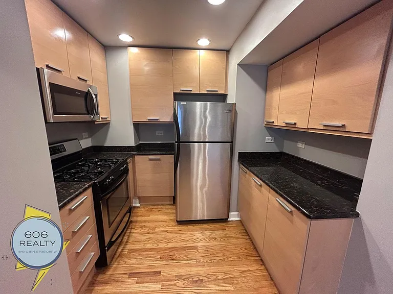 6954 N Greenview Ave — Photo 16
