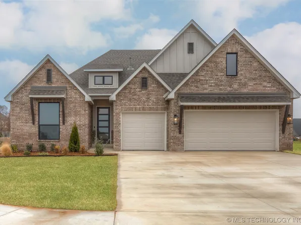 21 E 32nd St, Sand Springs, OK 74063