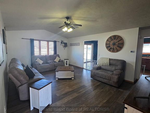 3rd image of 1123 Pleasant View Dr