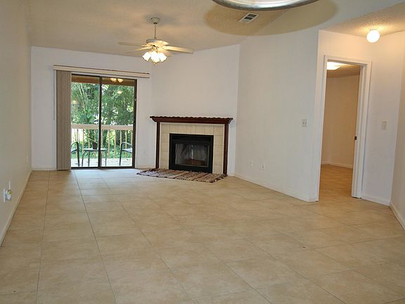 5th image of 85 Debarry Ave APT 2011