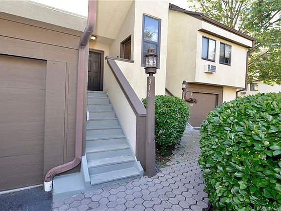 2nd image of 79 Harbor Dr APT 318