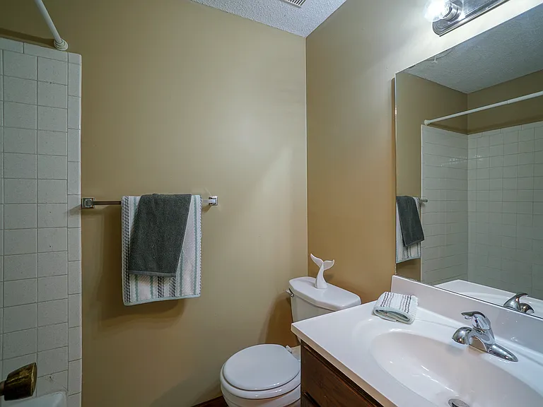 1428 Beechwood Ter — Photo 12