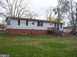 5 S Grove St, Petersburg, WV