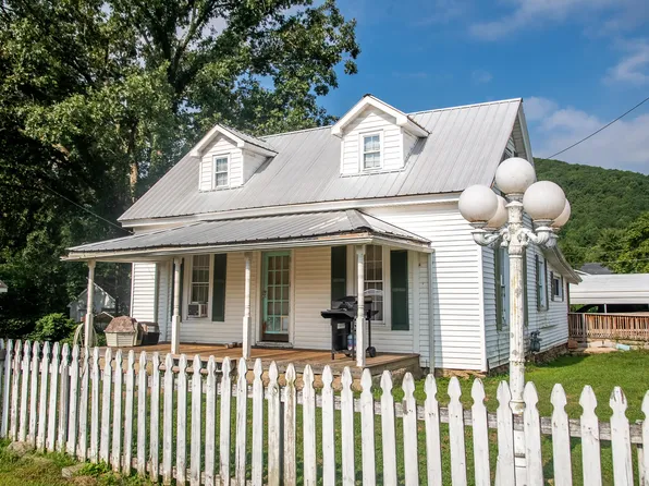 11287 S Oak St, Soddy Daisy, TN 37379