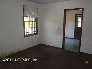 4th image of 2825 Saturn Ave