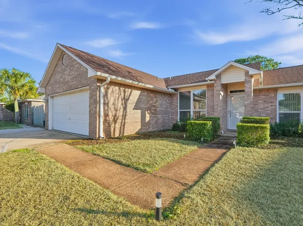 8563 Vehlin Ct, Navarre, FL 32566