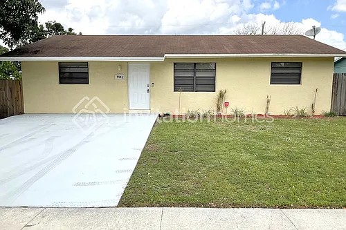 7441 Douglas St Photo 1
