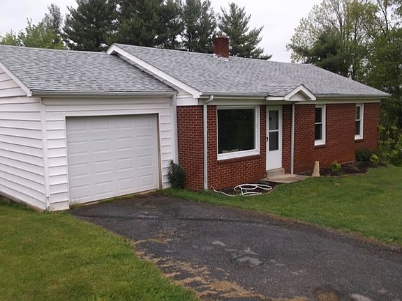 3rd image of 112 Leonard Ln