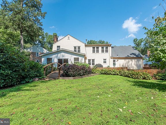 3rd image of 9617 Whitecedar Ct