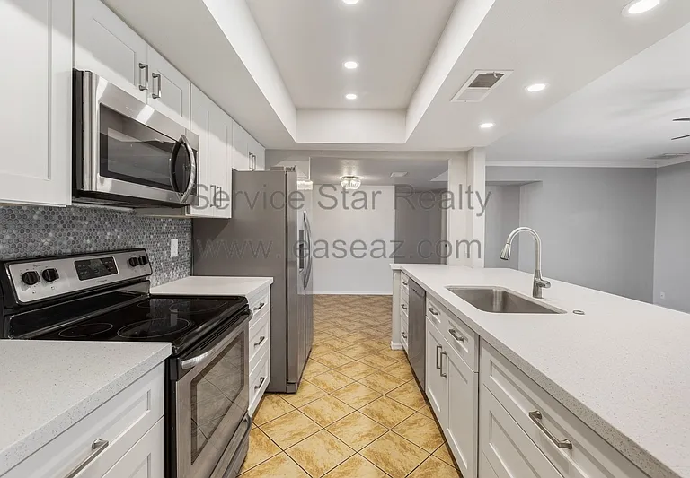 5513 W Waltann Ln — Photo 16