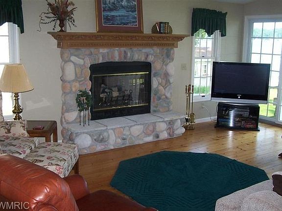 2nd image of 11140 Oak Dr