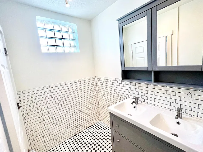 416 E Main St #306 — Photo 11