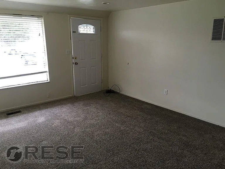 8228 S 1750 W — Photo 3