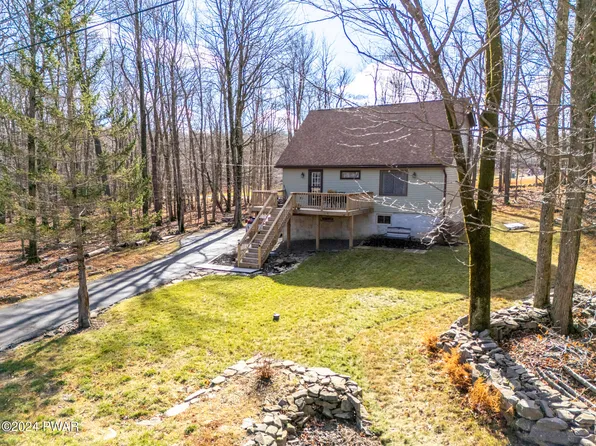 1019 Maplewood Dr, Newfoundland, PA 18445