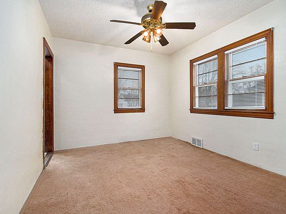 4th image of 268 McKinley Ave N