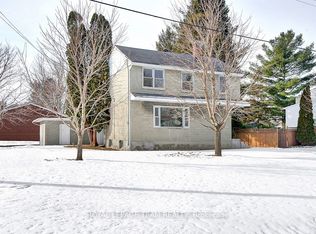 1151 Normandy Cres, Ottawa, ON K2E5A5