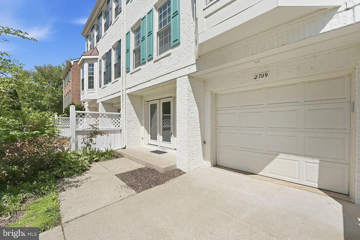 Building Photo - 2709 Baronhurst Dr