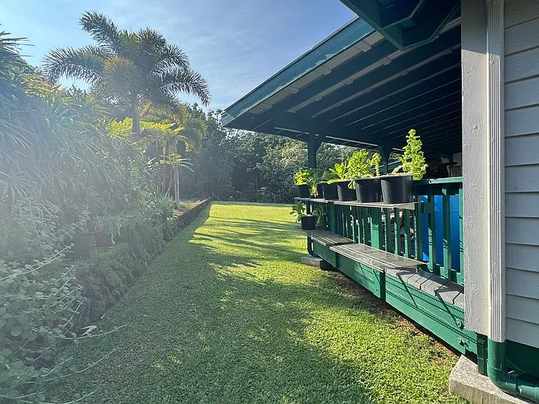 230 Kapualani St — Photo 2