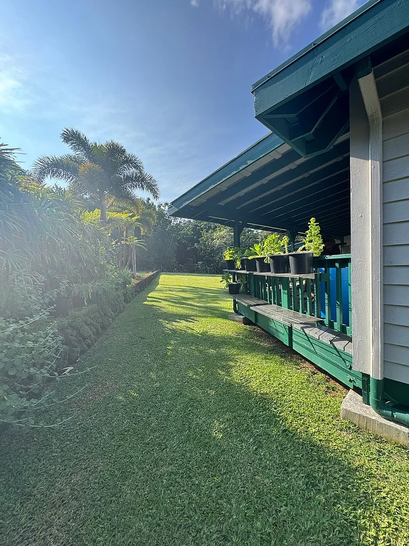 Photo 2 of 23 - 230 Kapualani St - Hilo, HI Building Photo - 230 Kapualani St