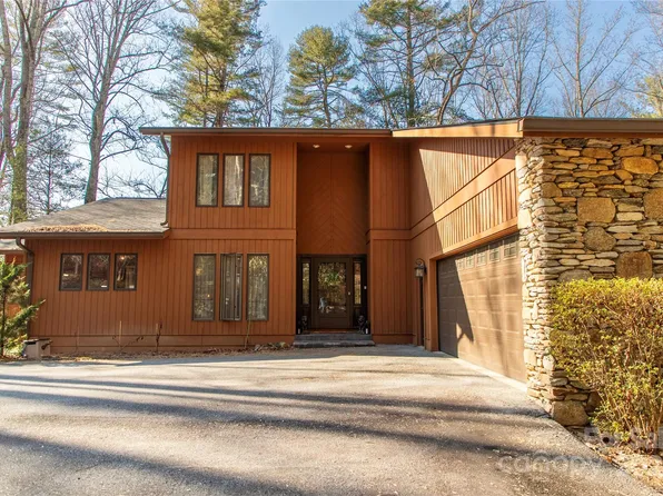 235 Estate Dr, Hendersonville, NC 28739