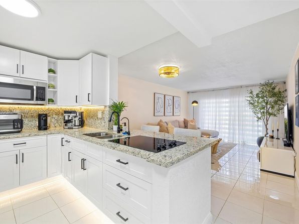 5199 NW 7th St APT 208, Miami, FL 33126
