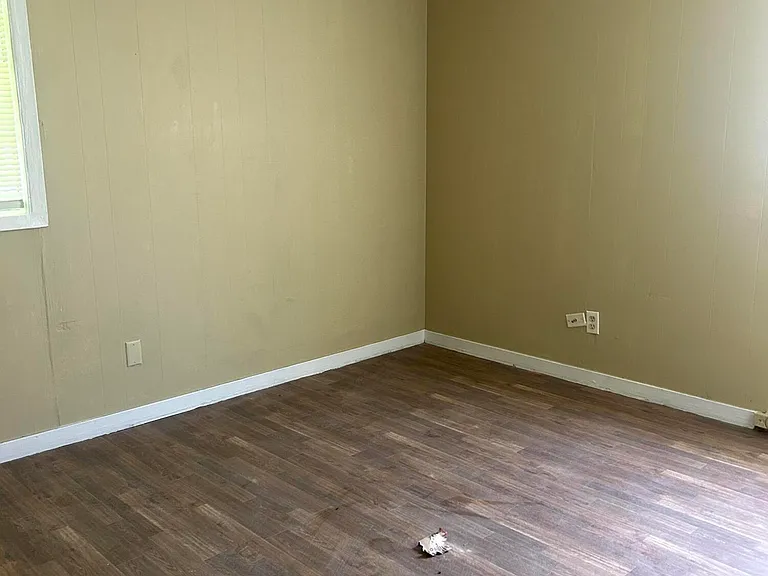 102 Ainsworth St — Photo 4