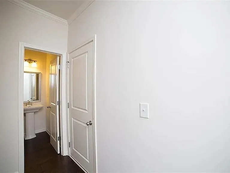 5570 Lightheart Ct — Photo 11