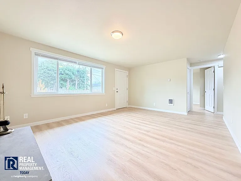 GM Legacy Properties LLC - Duplex (GOLD) — Photo 5