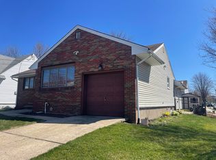 664 9th St, Secaucus, NJ 07094
