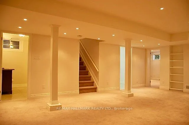 162 Combe Ave — Photo 10