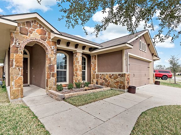 3rd image of 260 Fieldstone Pl