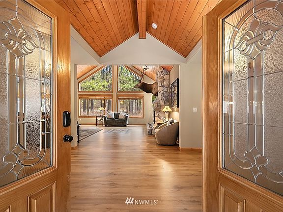 4th image of 140 Sierra Ln