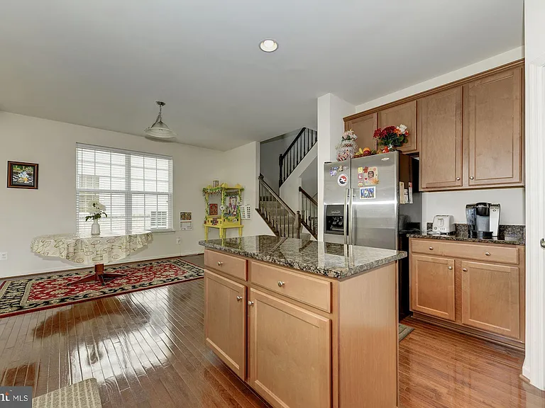22677 Flowing Spring Sq — Photo 9
