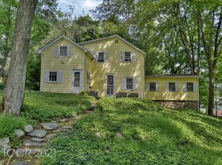 64 Fawn Hill Rd, Upper Saddle River, NJ 07458