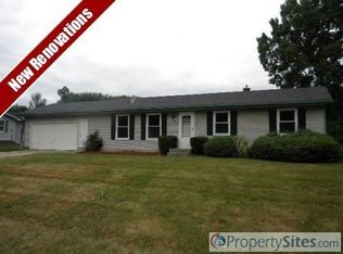 33 Cleveland St W, Coopersville, MI 49404