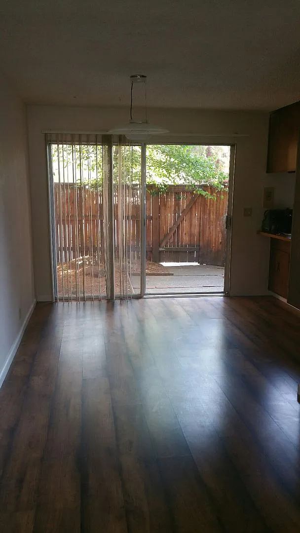 3 Bedroom Condo in North Davis — Photo 4