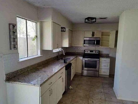 5th image of 4707 Glendower Dr