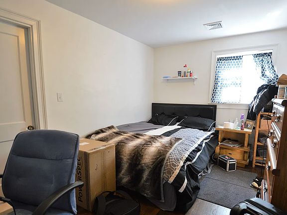 4th image of 74 Manet Rd #2