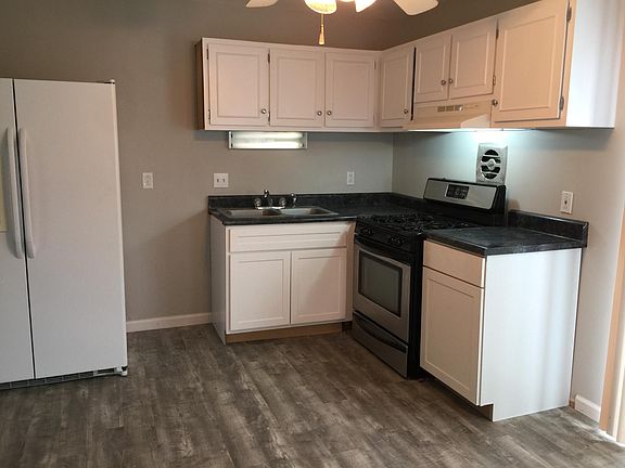 5th image of 2565 S Park Ln