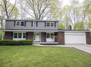 700 Harper Ln, Midland, MI 48640